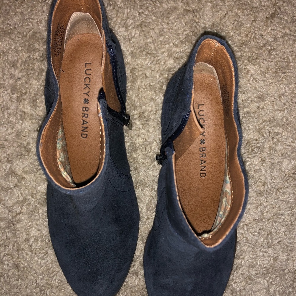 Lucky Brand navy blue short booties